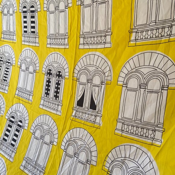 Shower curtain - Picture 1 of 2